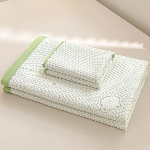 🐻 Stay Cool This Summer – Breathable Folding Latex Bed Mat with Cute Bear Print - Image 6
