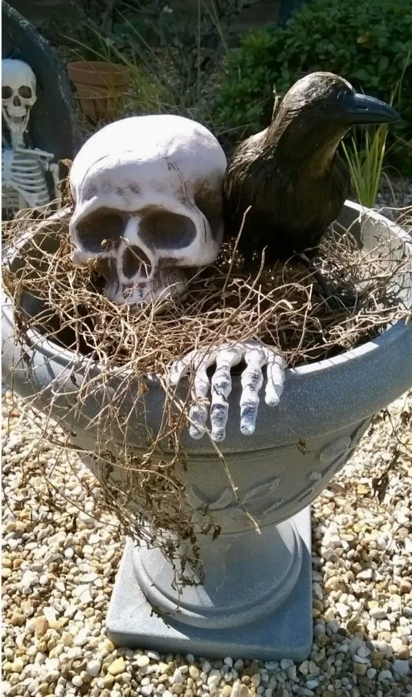 Halloween Skeleton Stakes – Realistic Skull & Hand Garden Decorations - Image 4