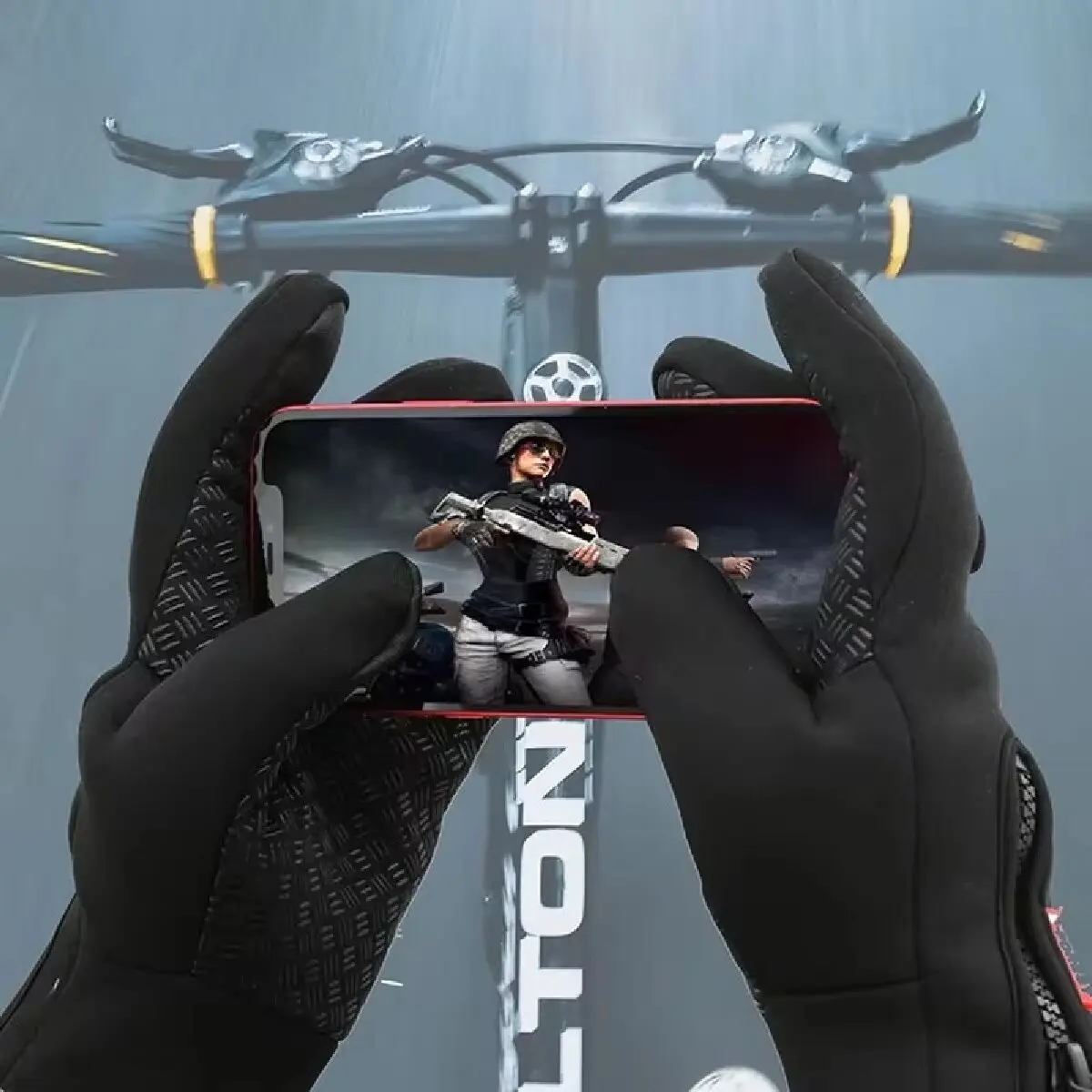 Unisex Touchscreen Winter Gloves – Waterproof, Windproof & Warm - Image 2